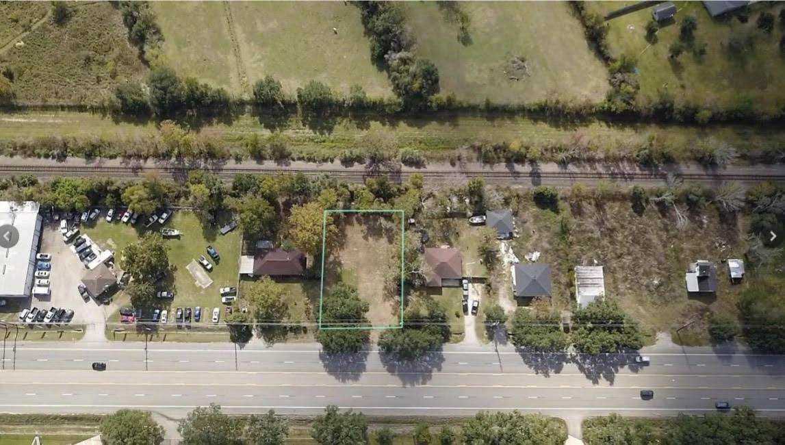 17319 Hwy 6 - Photo 1