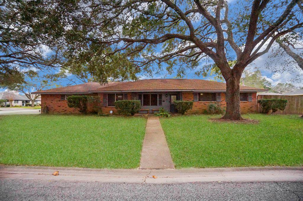 1714 Mahlmann Street - Photo 1