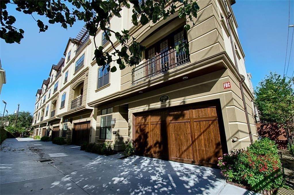 1120 Columbus Street - Photo 1