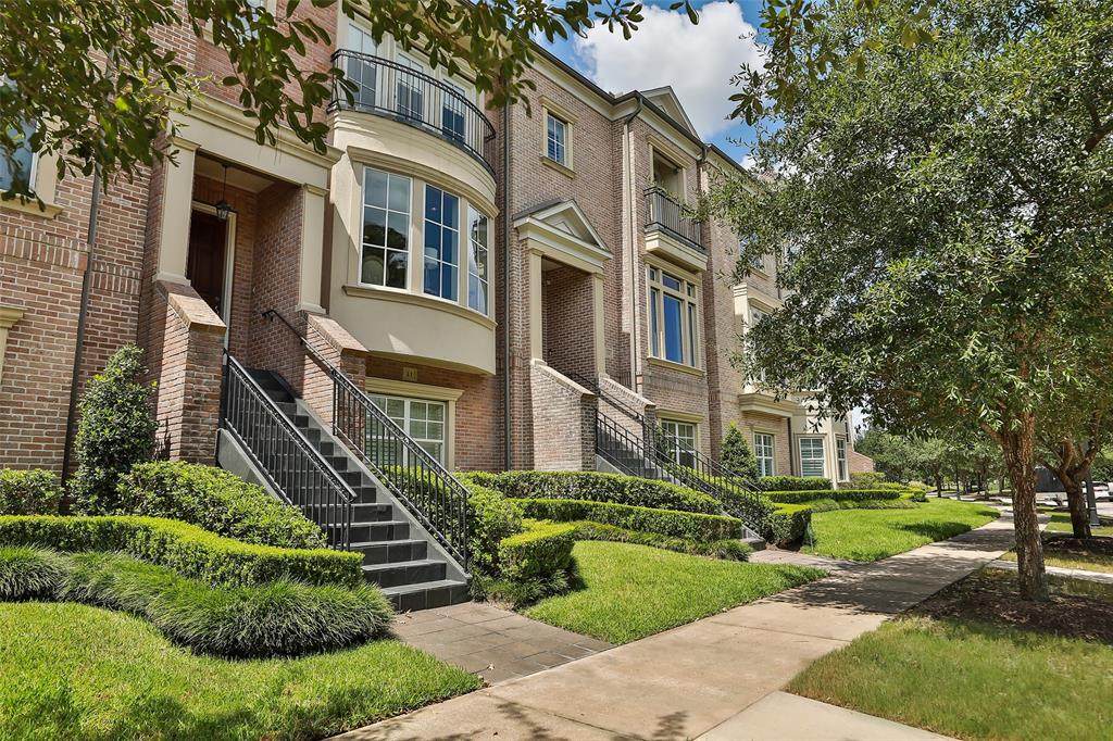 11 Colonial Row Drive - Photo 1