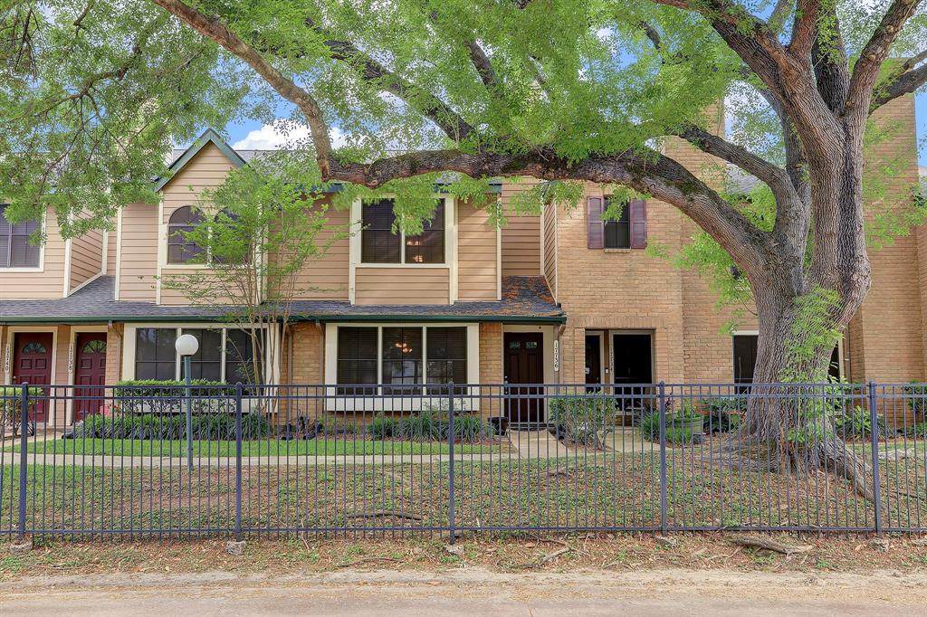 17736 Kings Park Lane - Photo 1