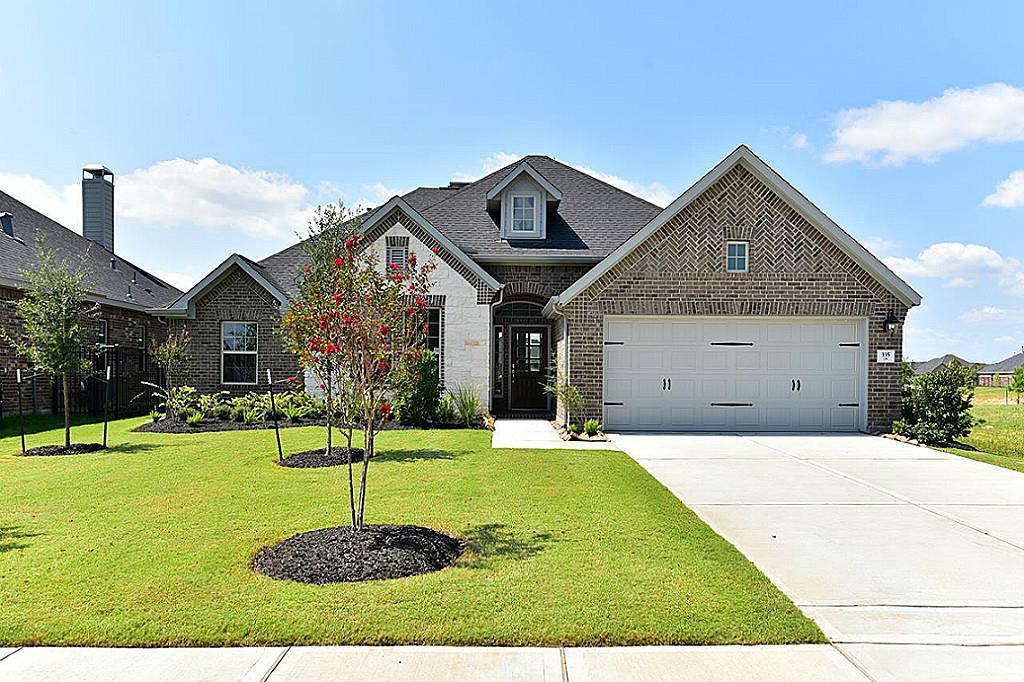 335 Summer Crescent - Photo 1