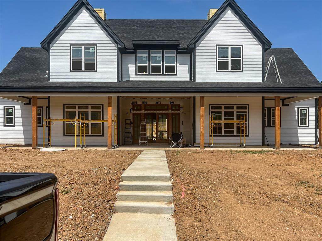 724 Autumn Lane - Photo 1