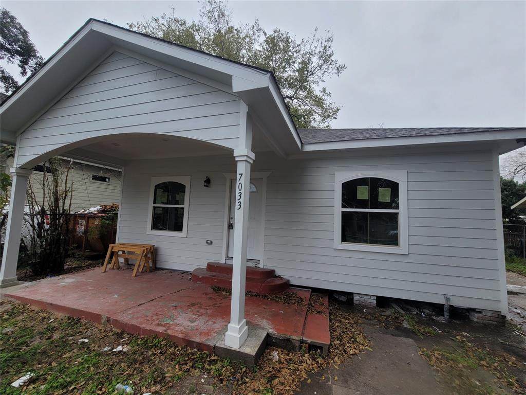 7033 Avenue - Photo 1