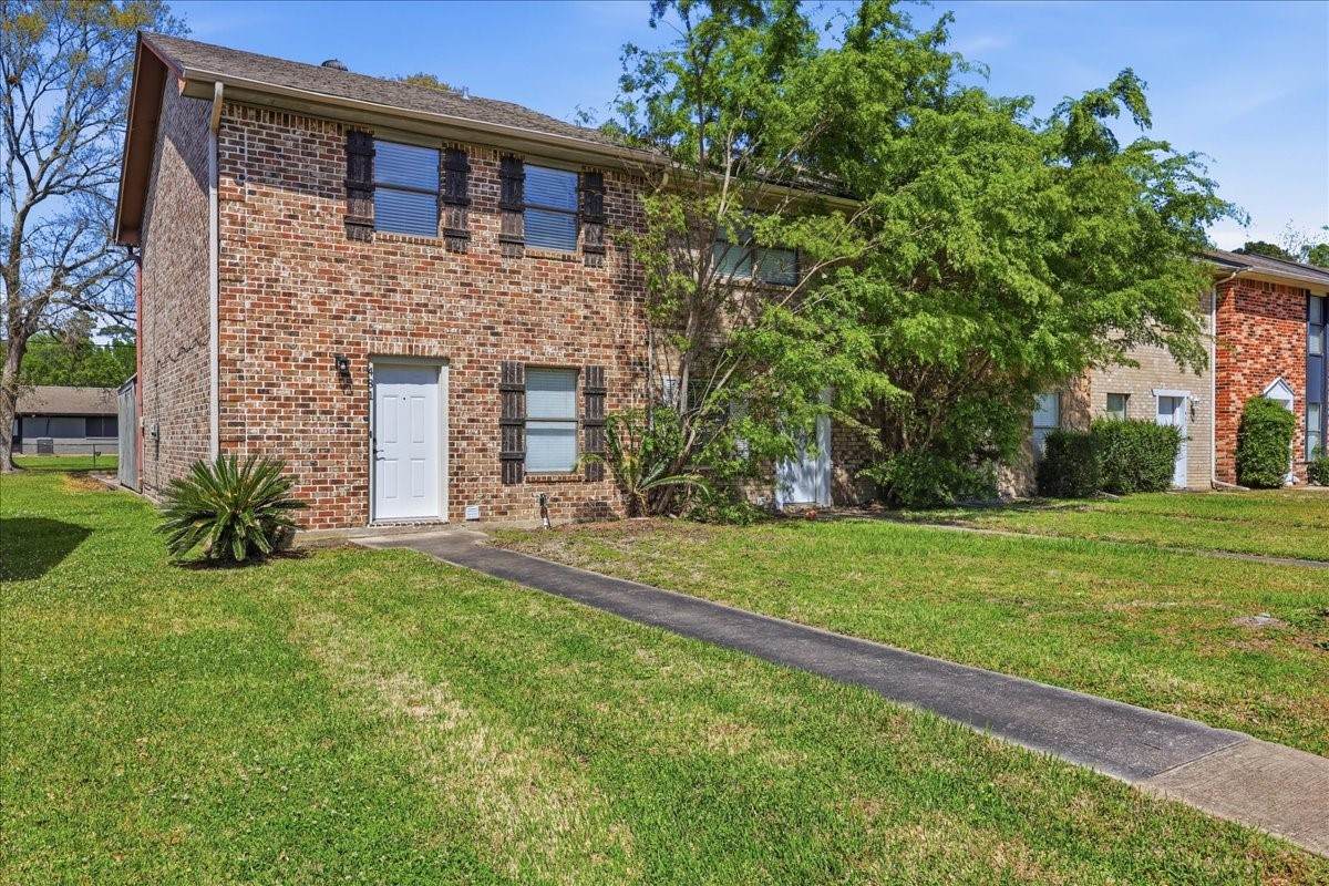 481 Moore - Photo 1