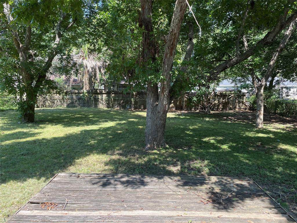 1610 2nd St - Photo 1