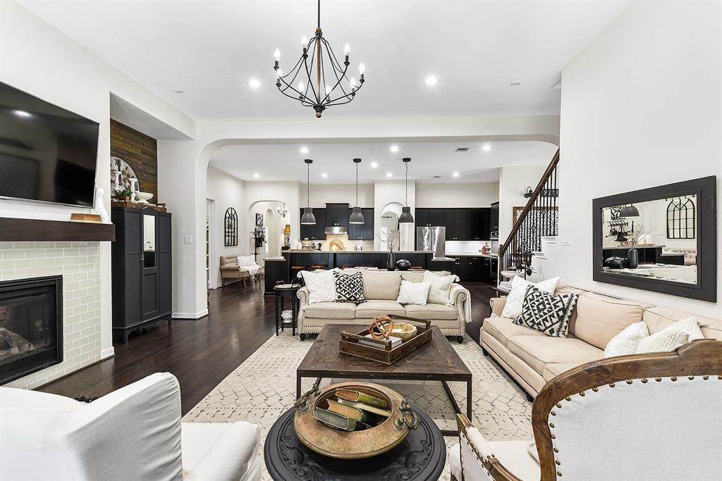 2502 Crossvine Drive - Photo 1