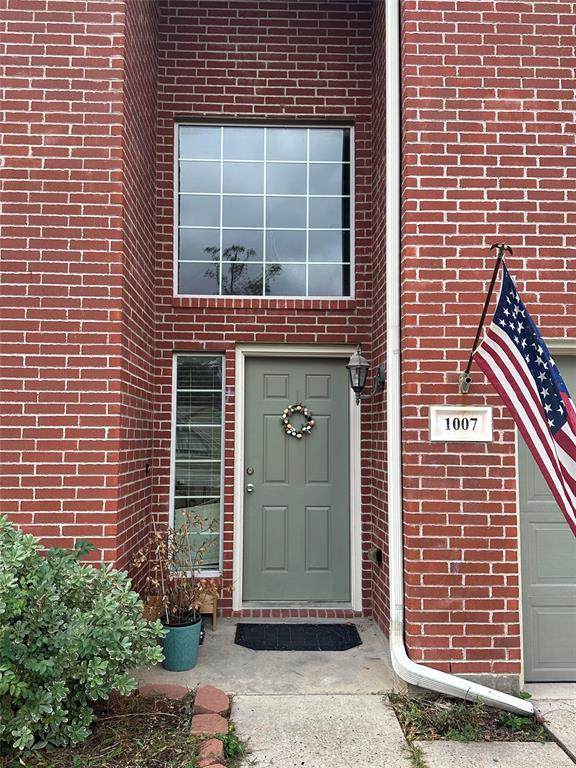 1007 Oak Falls Drive - Photo 1