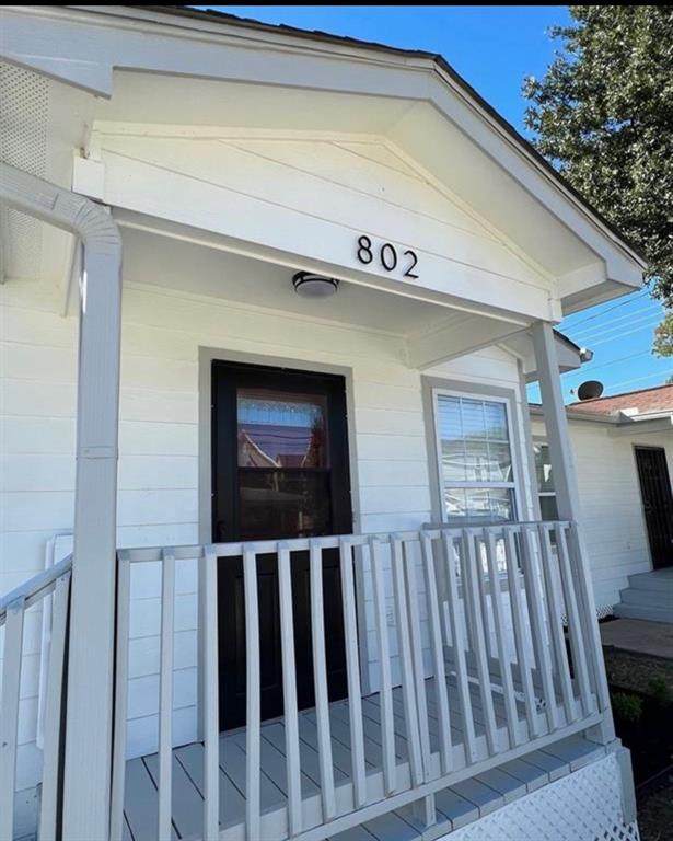 802 33rd Street - Photo 1