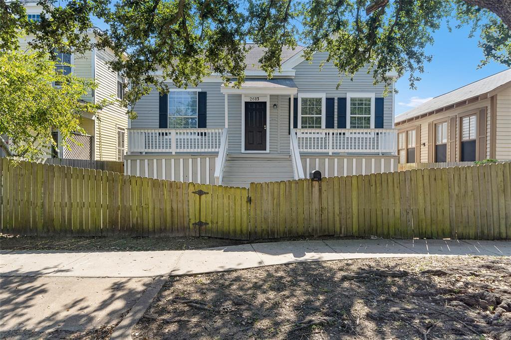 2613 Avenue K - Photo 1