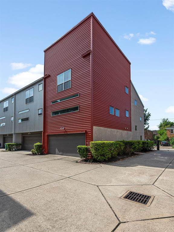 2453 Wentworth Street - Photo 1
