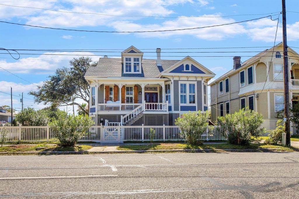 3001 Avenue O - Photo 1