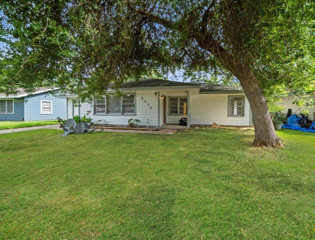 2910 Vance Avenue - Photo 1