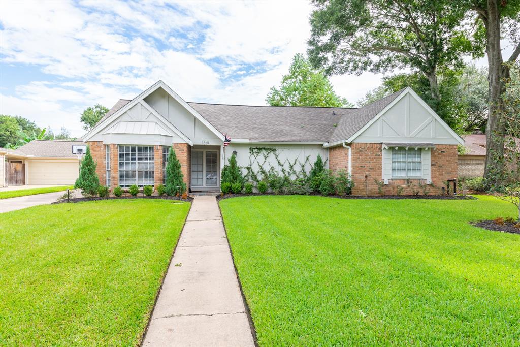 1319 Crossfield Drive - Photo 1