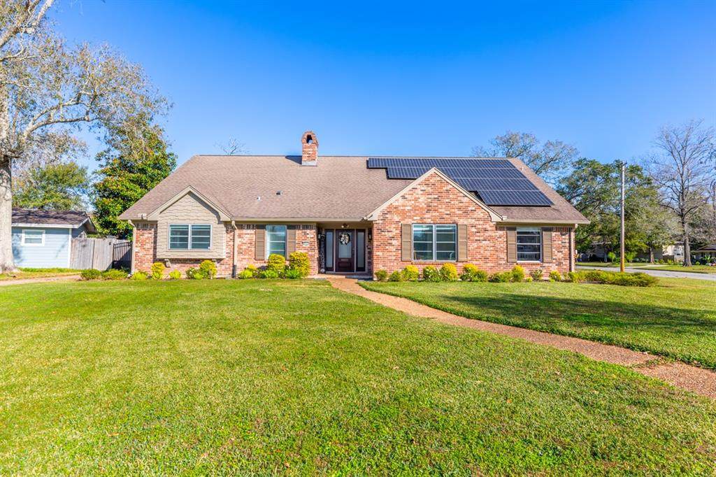 4910 Gladys Ave - Photo 1
