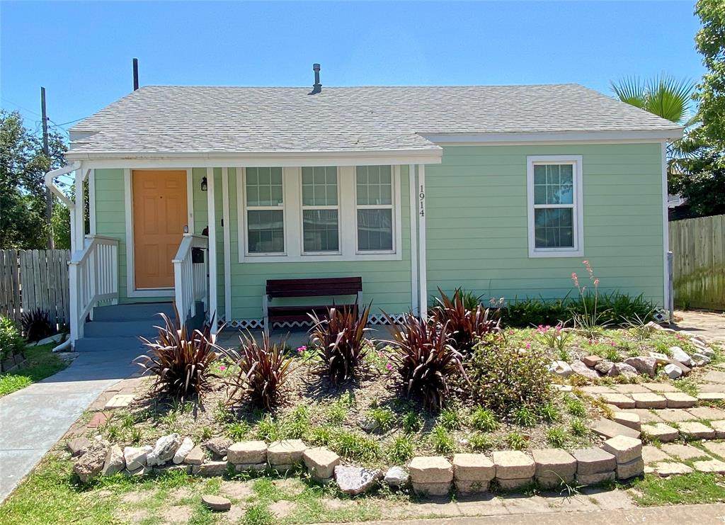 1914 52nd Street - Photo 1