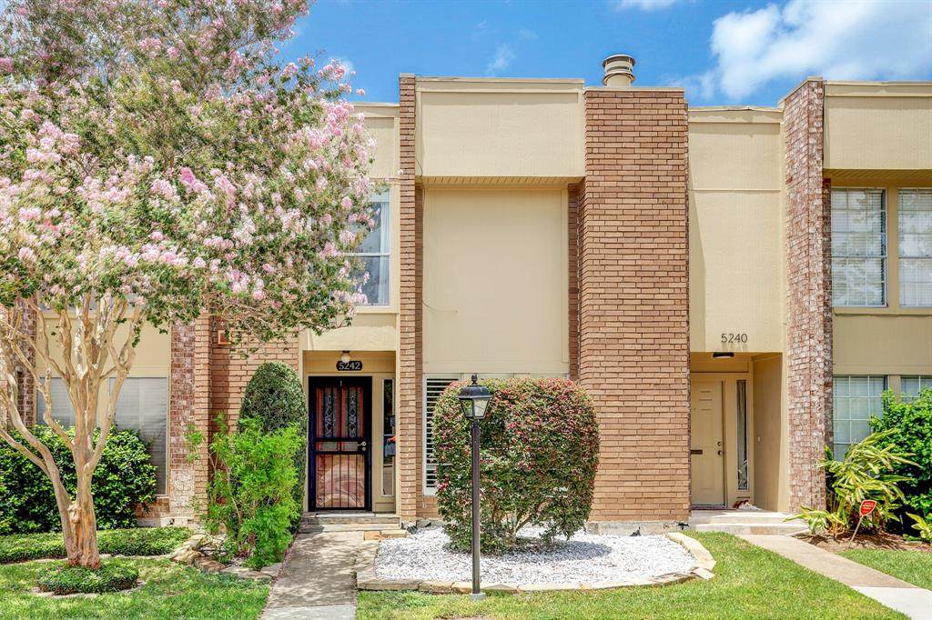5242 Woodlawn Place - Photo 1