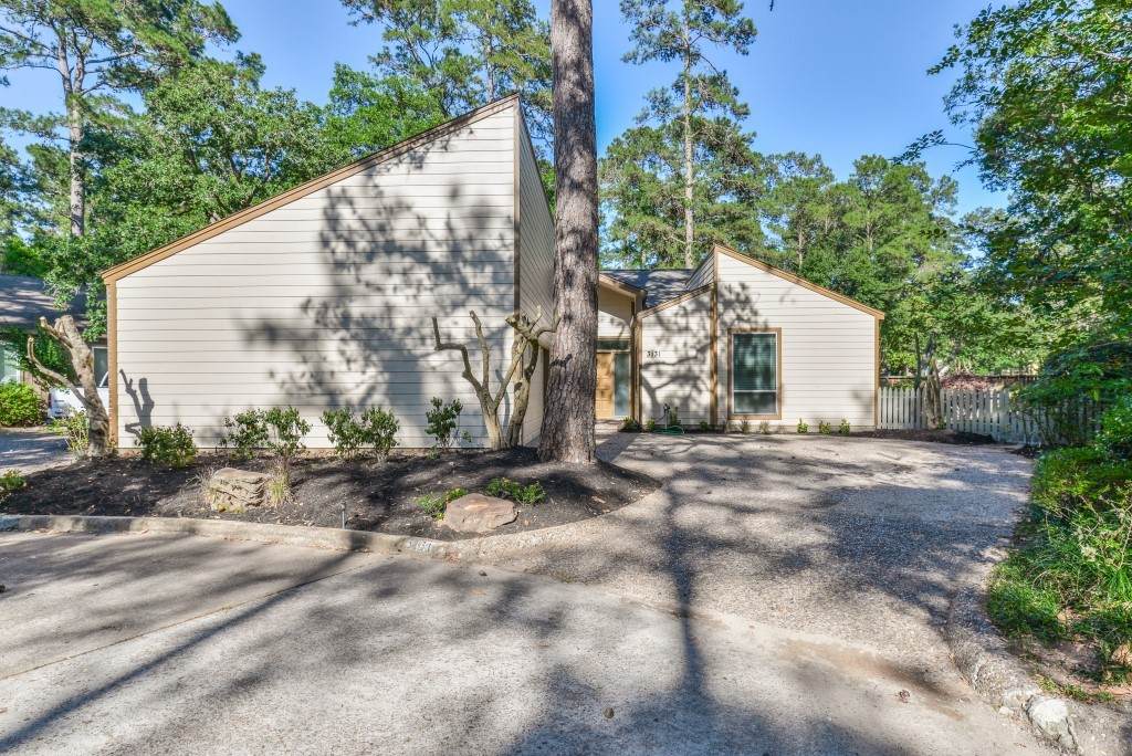 3131 Royal Crescent Drive - Photo 1