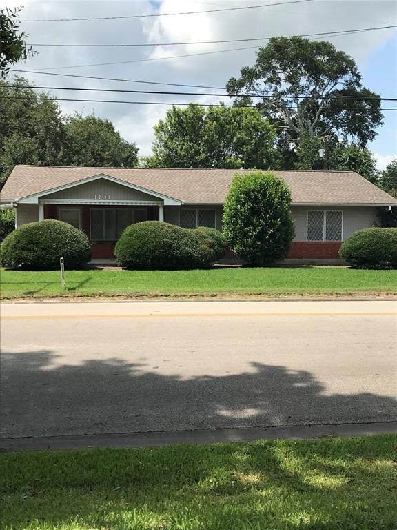 1101 Cedar Street - Photo 1