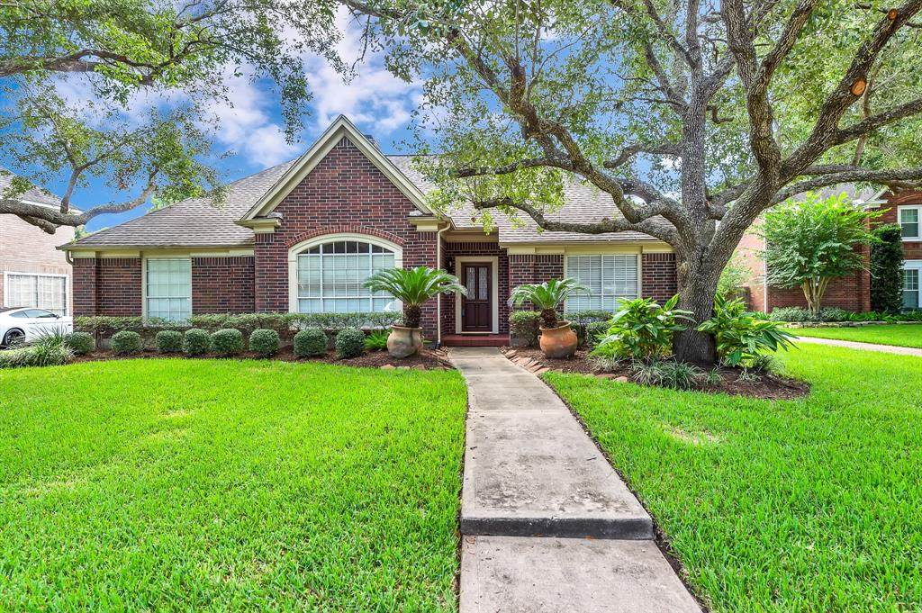 4923 Canterbury Lane - Photo 1
