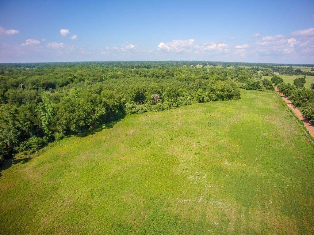 1977 County Road 3230 - Photo 1