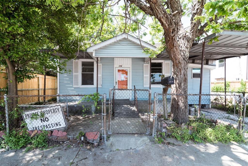 2716 Commerce Street - Photo 1