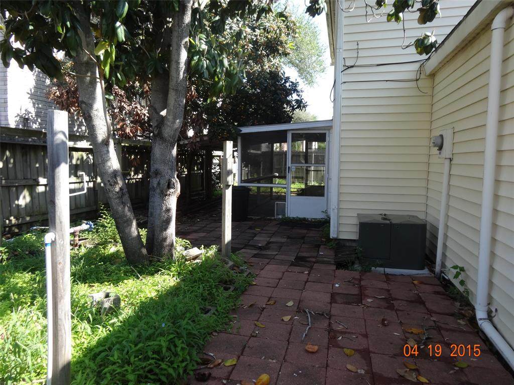 8352 La Roche Lane - Photo 1