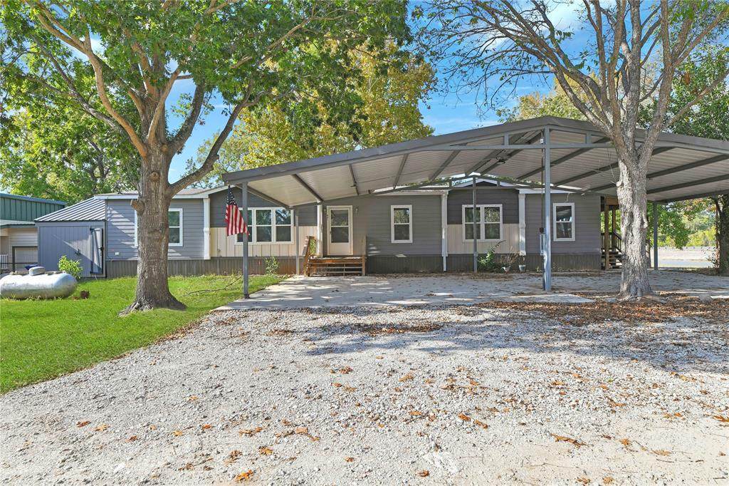421 Mason Loop - Photo 1