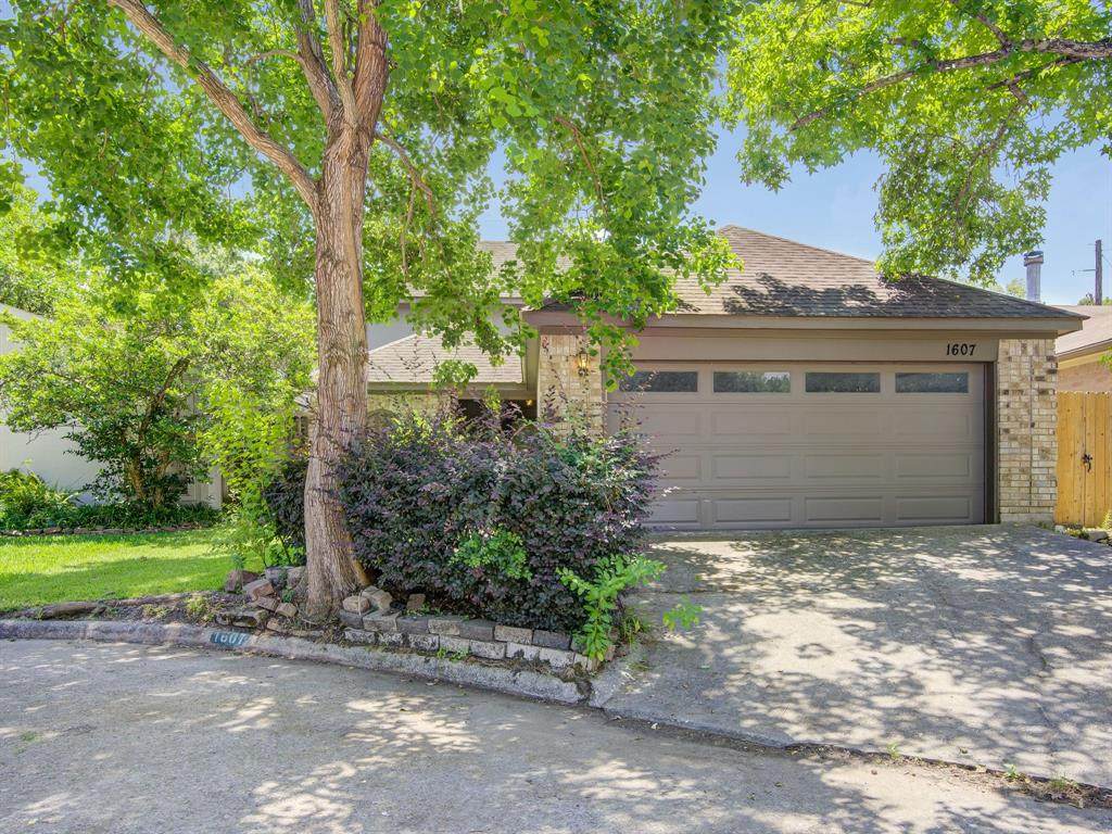 1607 Bodart Circle - Photo 1