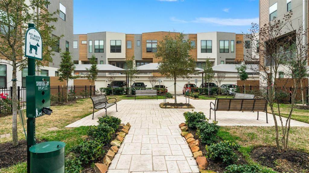 2401 Crawford Street - Photo 1