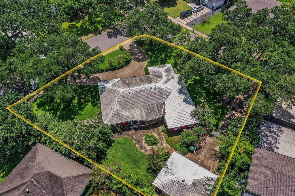 905 Bay Oaks Street - Photo 1