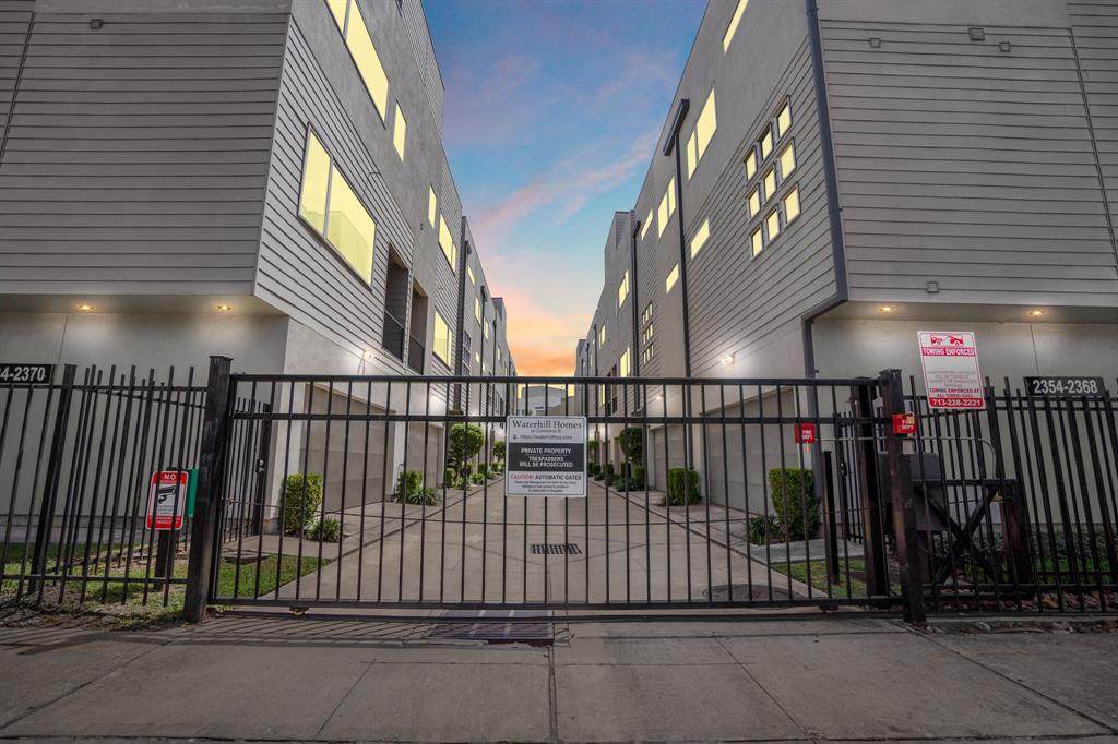 2362 Commerce Street - Photo 1