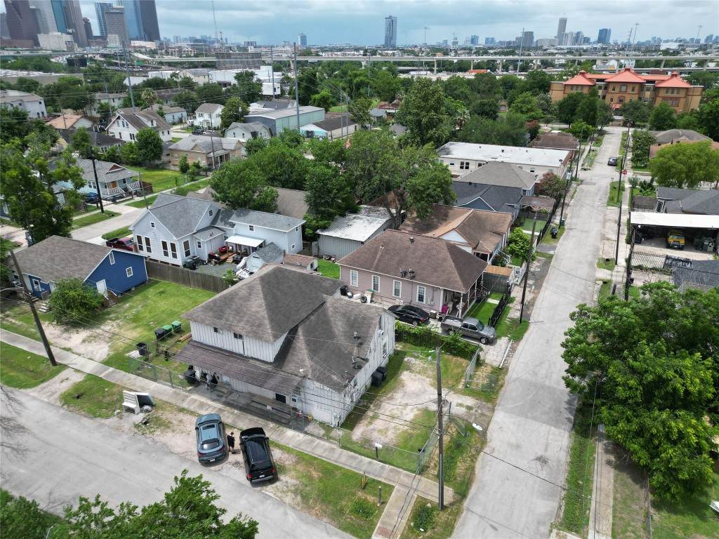 418 Bishop Street - Photo 1