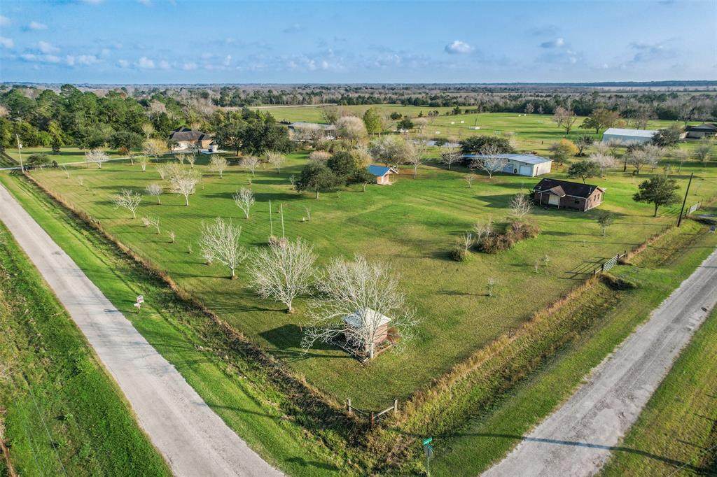 17611 Willow Pond Road - Photo 1