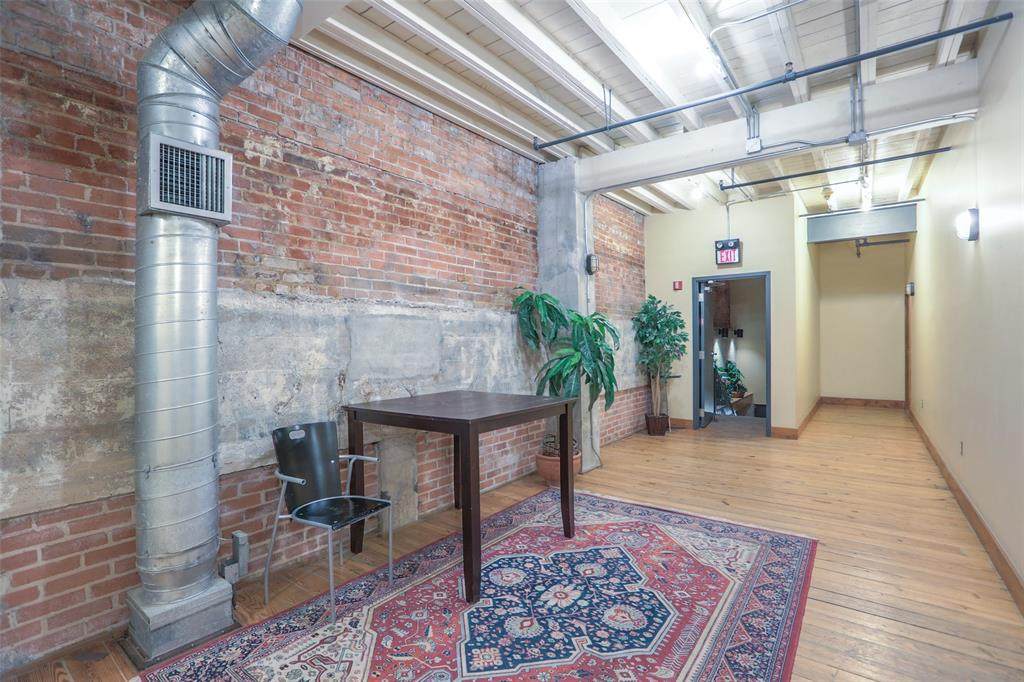 1011 Wood Street - Photo 1