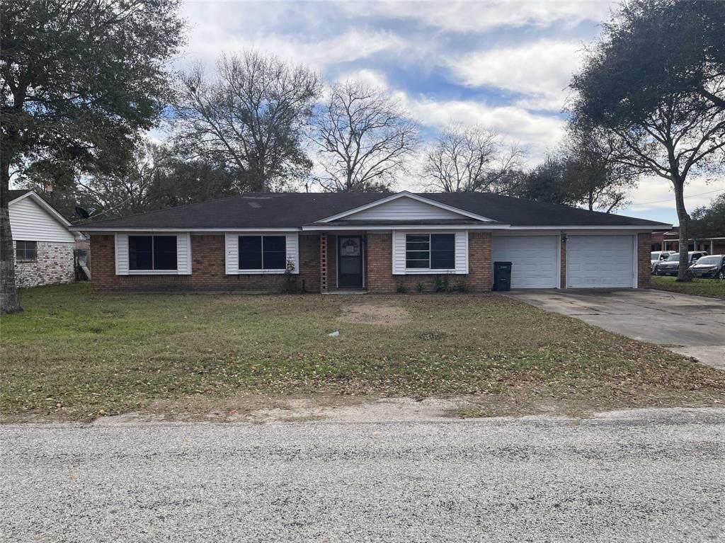 407 Ash Street - Photo 1