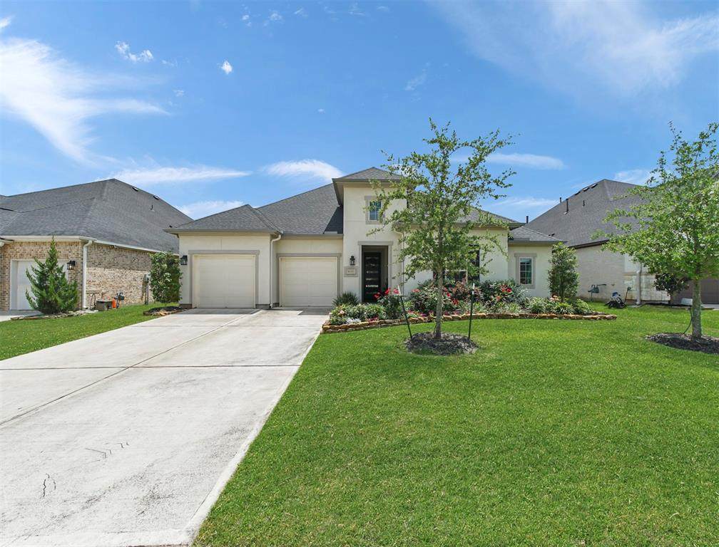 27415 Lynnwood Ridge Drive - Photo 1