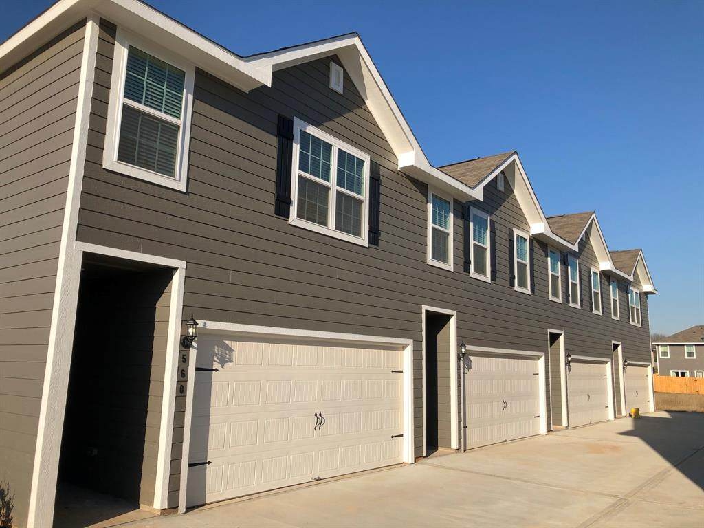 560 Soloman Lane - Photo 1