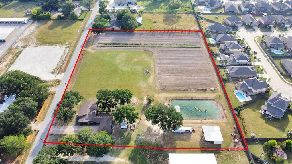 17519 South Drive - Photo 1