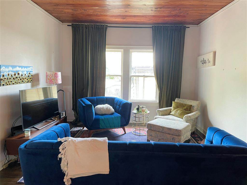 429 Hawthorne Street - Photo 1