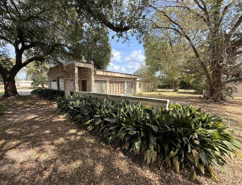 608 Travis Street - Photo 1