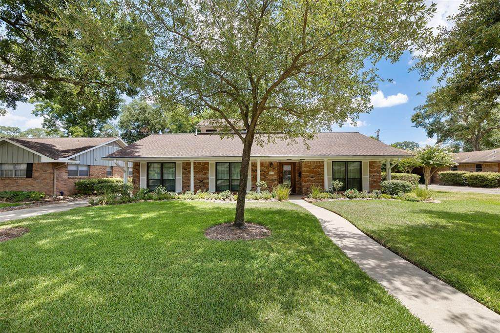 1318 Seaspray Court - Photo 1