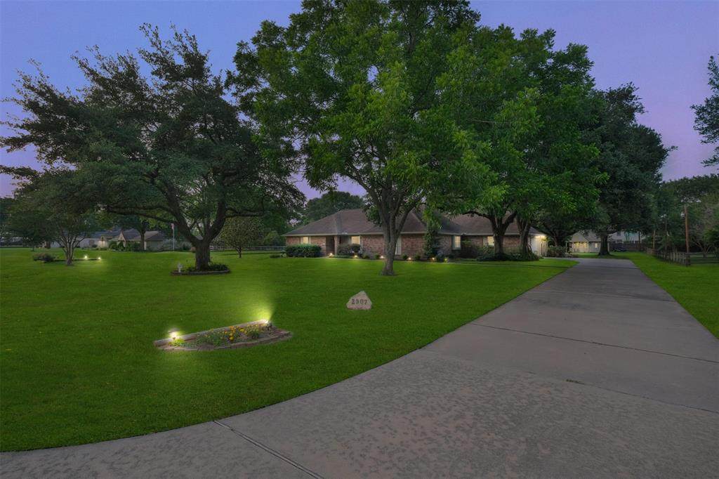 2907 Saddlebrook Lane - Photo 1