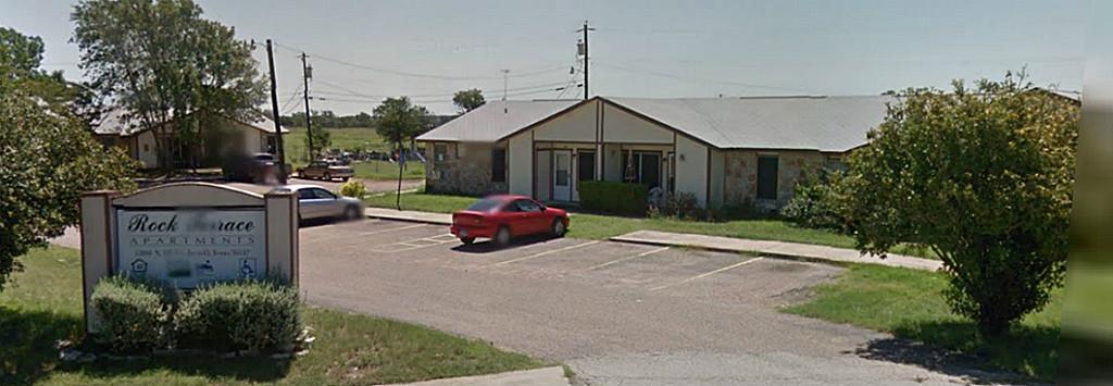 13100 Interstate 35 - Photo 1