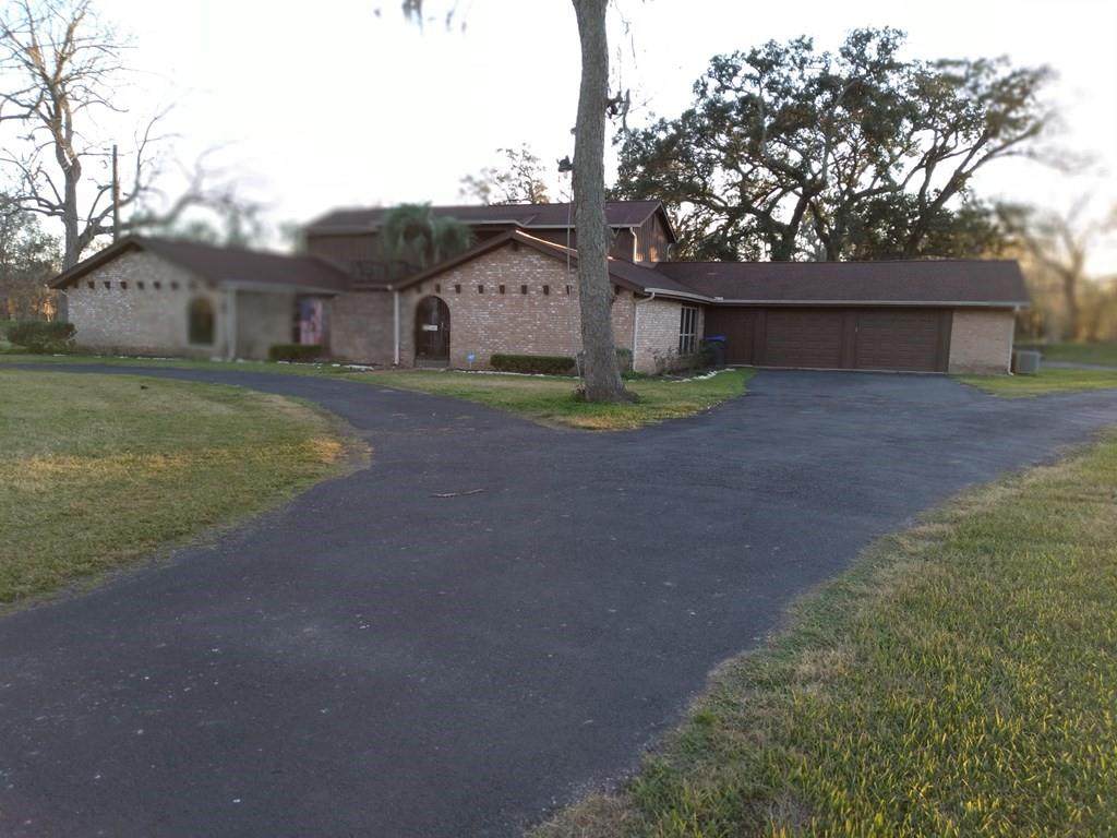 401 Westwood Road - Photo 1