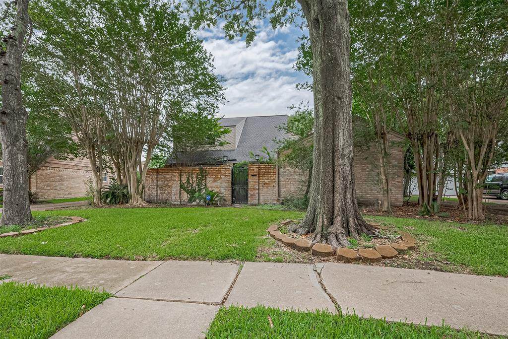 2107 Shadowbriar Drive - Photo 1