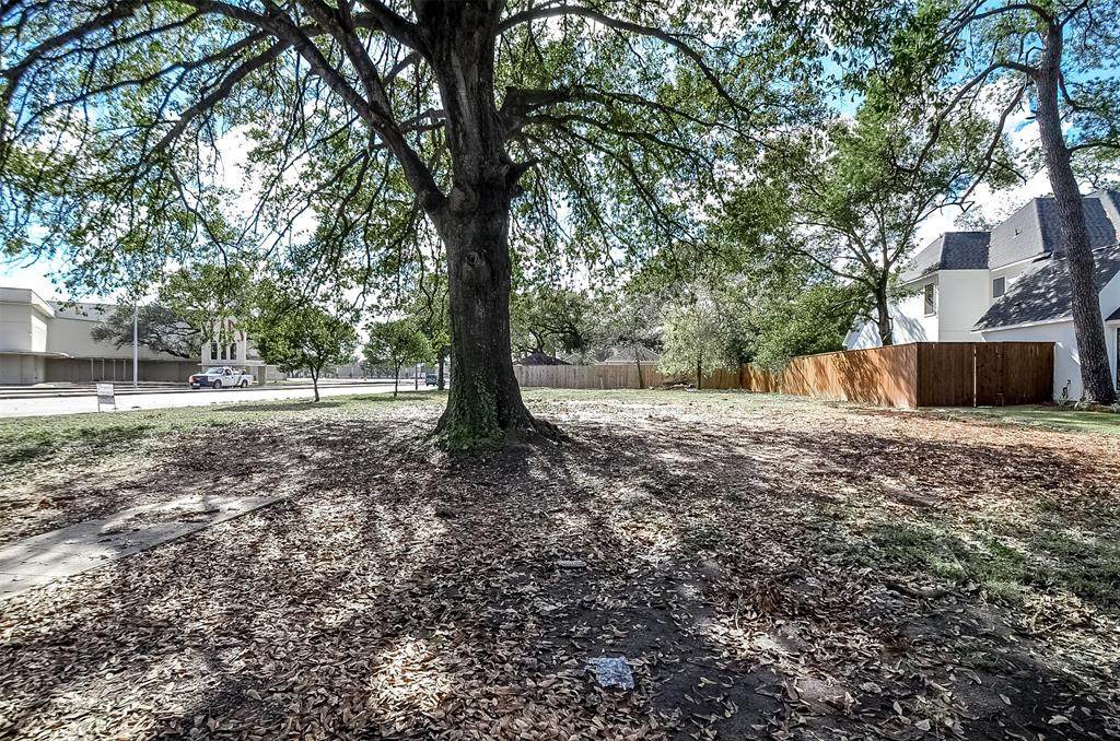 703 42nd Street - Photo 1