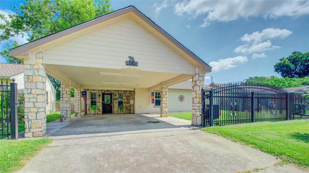 3031 Charter Oaks Drive - Photo 1