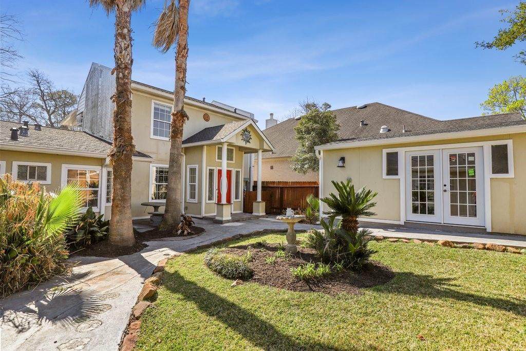 742 Lake View Drive - Photo 1