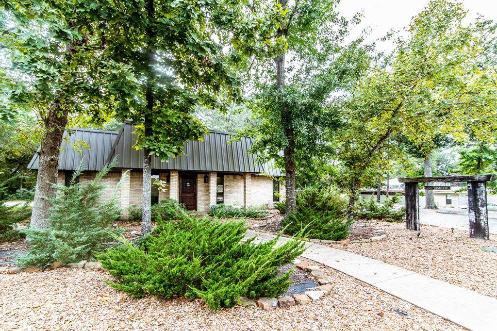 1320 Windsor Street - Photo 1